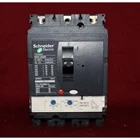 MCCB Mold Case Circuit Breaker 1